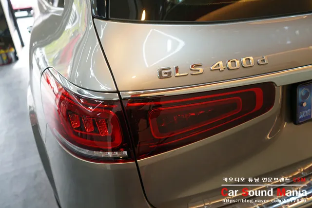 Mercedes-Benz GLSのドラレコ取付事例｜費用目安・仕上がり 施工写真 1-1