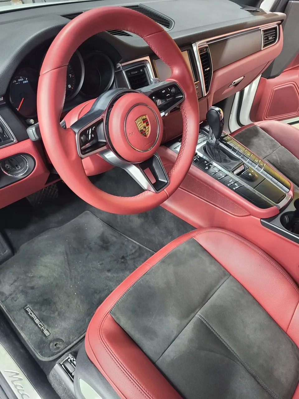 Porsche Macan interior customization - Porsche Macan Interior Customization Review — ₩3M Special photo 6