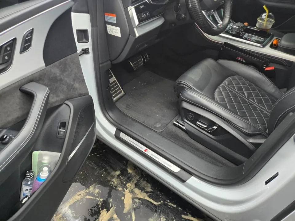 Audi Q8のガラスコーティング事例|費用目安・仕上がり 施工写真 2-2