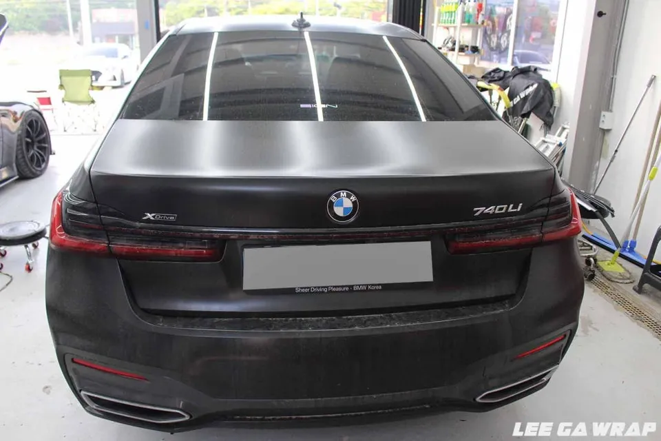 BMW 7 Seriesのカーラッピング事例|費用目安・仕上がり 施工写真 4-1