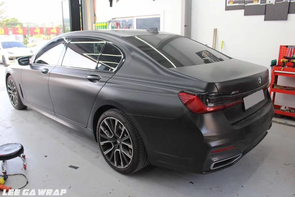 BMW 7 Seriesのカーラッピング事例|費用目安・仕上がり 施工写真 5-1