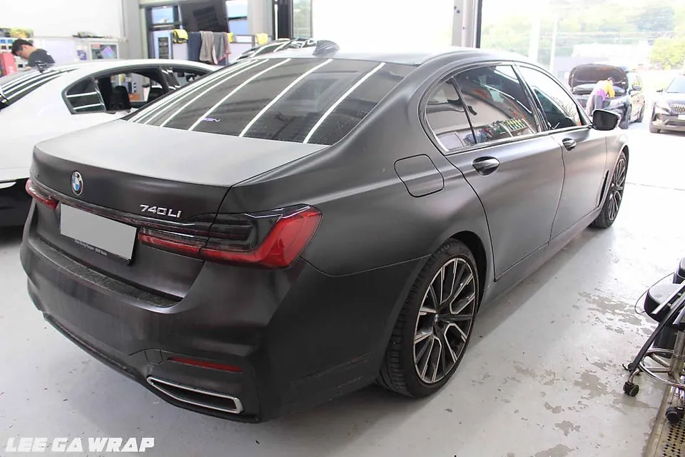 BMW 7 Seriesのカーラッピング事例|費用目安・仕上がり 施工写真 6-1
