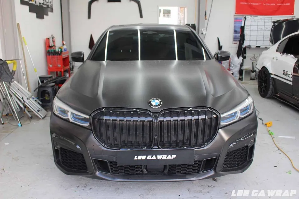 BMW 7 Seriesのカーラッピング事例|費用目安・仕上がり 施工写真 2-2
