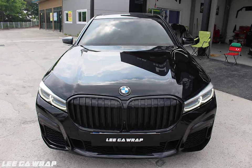 BMW 7 Seriesのカーラッピング事例|費用目安・仕上がり 施工写真 3-2