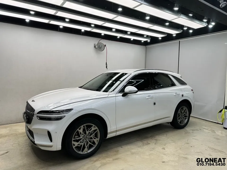 Genesis GV70 window tinting installation result