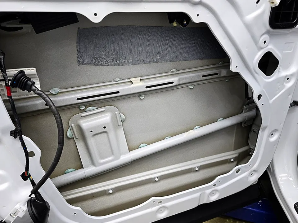 Hyundai Santa Fe soundproofing - Hyundai Santa Fe Soundproofing Review: Noise Reduction & Cost photo 3