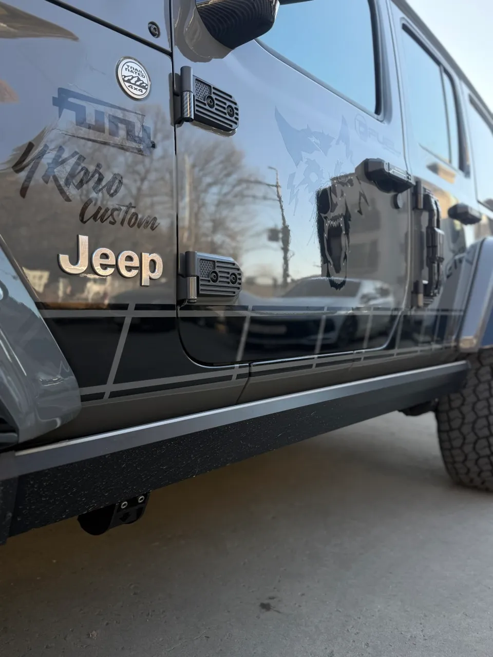Jeep Wranglerのカーラッピング事例|費用目安・仕上がり 施工写真 1-2