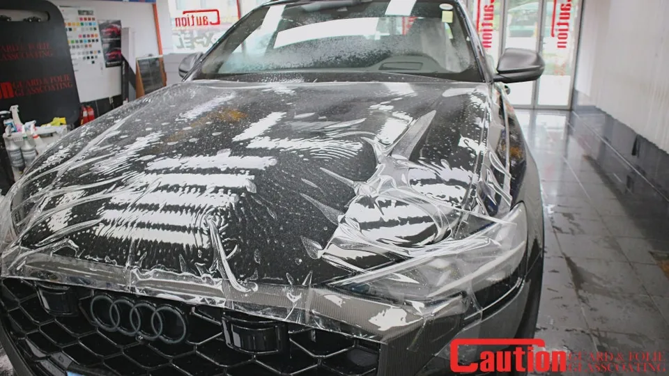 Audi RSのPPF施工事例｜費用目安と仕上がり 施工写真 3-1