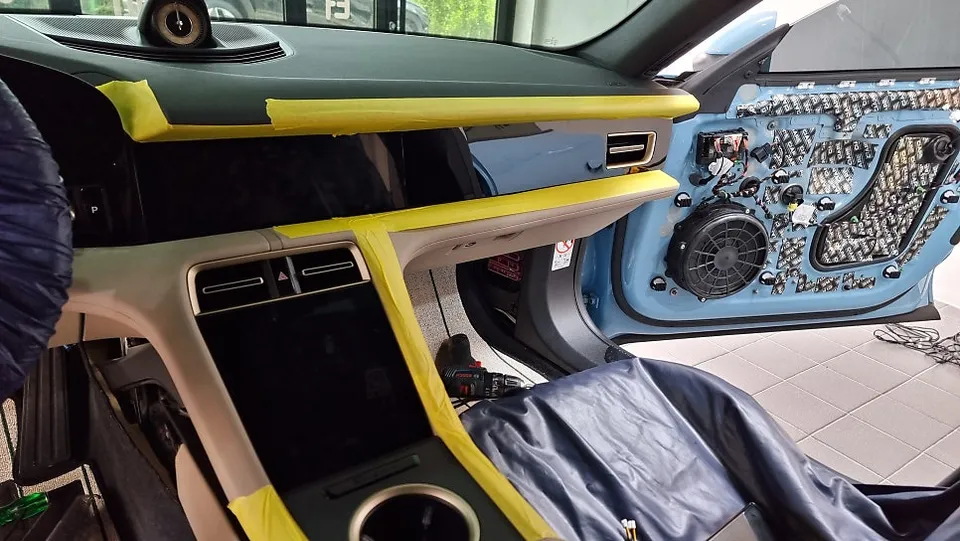 Porsche Taycan ambient lighting - Porsche Taycan Ambient Lighting Review: Cost & Results photo 5