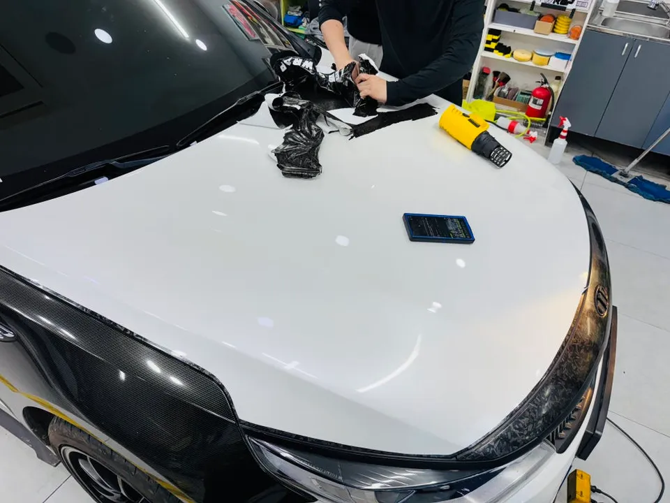 Kia K5のカーラッピング事例｜古いフィルム除去と仕上がり 施工写真 2-2