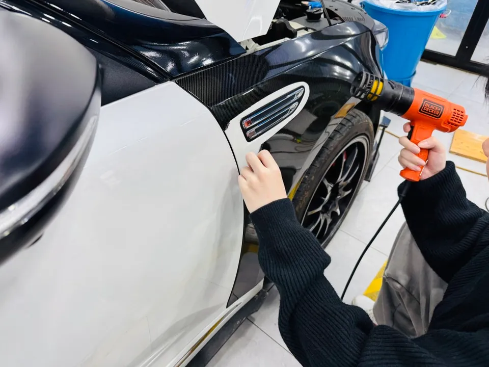 Kia K5のカーラッピング事例｜古いフィルム除去と仕上がり 施工写真 3-2