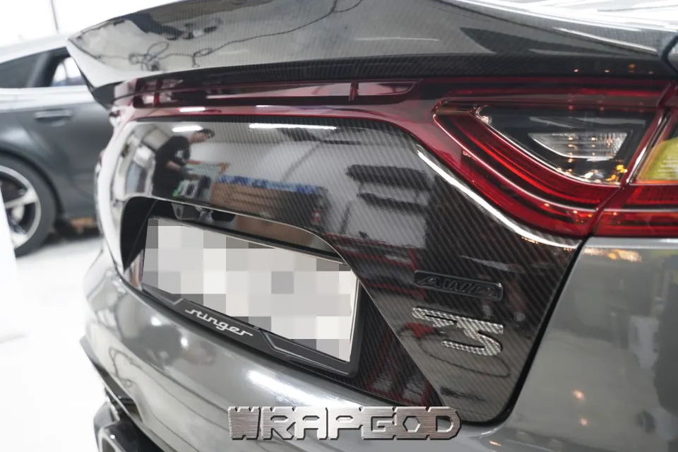 Kia Stingerのカーラッピング事例｜費用目安・仕上がり 施工写真 2-3
