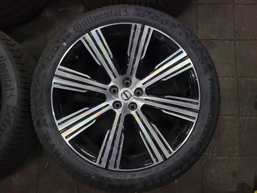Volvo XC90 wheel repair - Volvo XC90 Wheel Repair & Painting Review photo 3