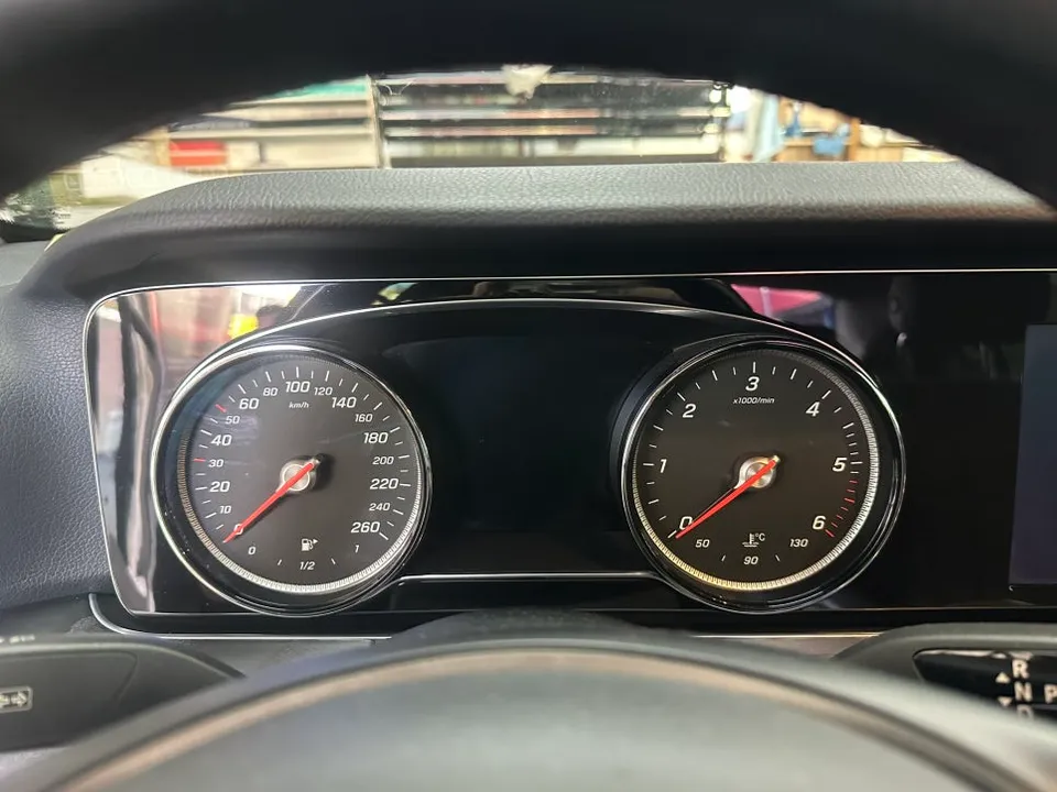 Mercedes-Benz E-Class W213 ambient lighting - Mercedes-Benz E-Class Ambient Lighting Review — Enhanced Interior photo 3