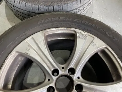 Mercedes-Benz GLCのホイールリペア・塗装事例 施工写真 1-2
