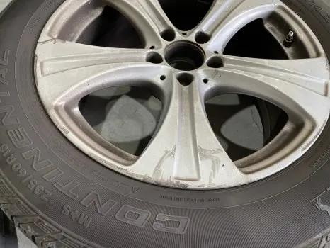 Mercedes-Benz GLCのホイールリペア・塗装事例 施工写真 3-2