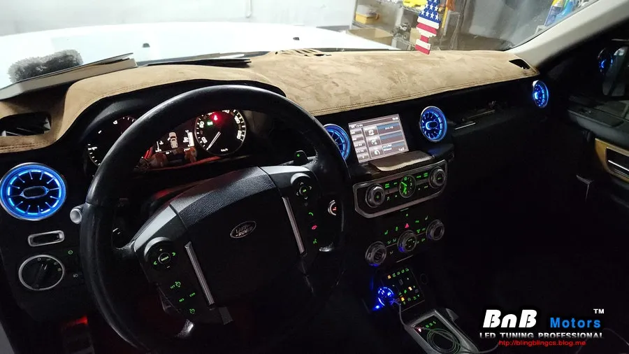 Land Rover Discovery 4 ambient lighting - Land Rover Discovery 4 Ambient Lighting Review — Enhanced Interio photo 3
