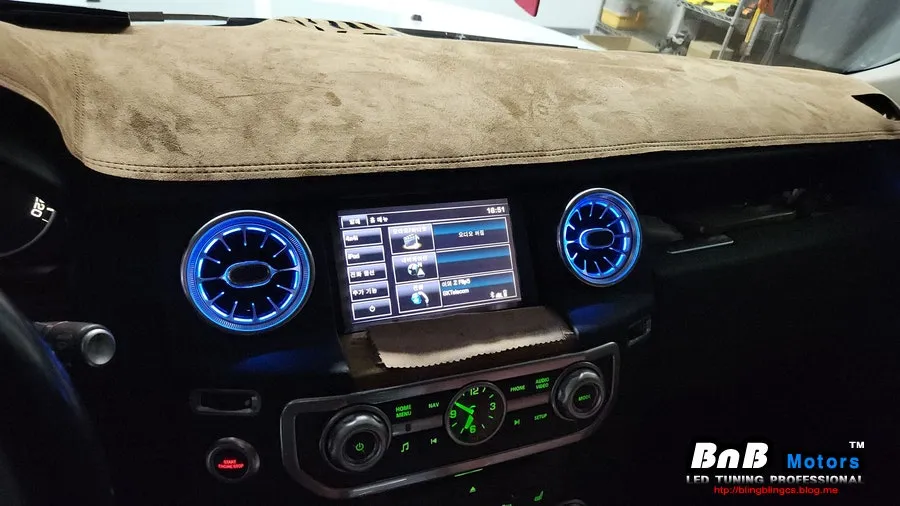 Land Rover Discovery 4 ambient lighting - Land Rover Discovery 4 Ambient Lighting Review — Enhanced Interio photo 4