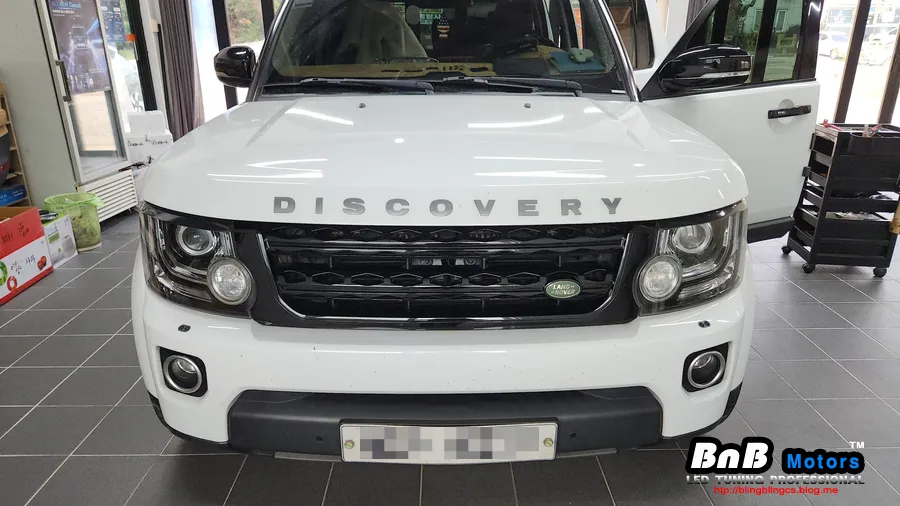 Land Rover Discovery 4 ambient lighting - Land Rover Discovery 4 Ambient Lighting Review — Enhanced Interio photo 5