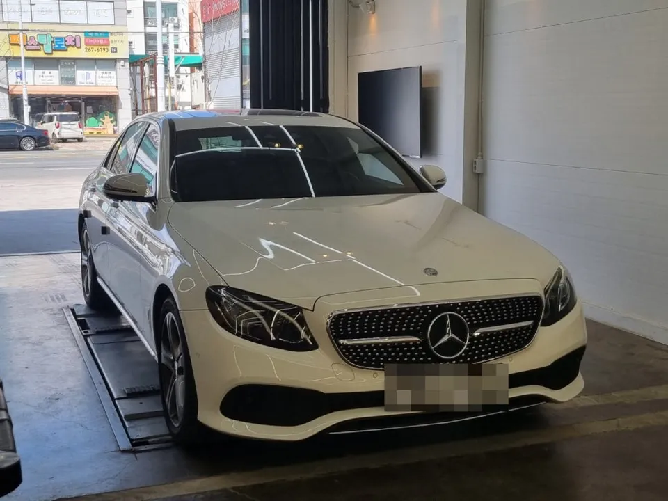 Mercedes-Benz E-Class W213 Steering Wheel Customization Review photo 2