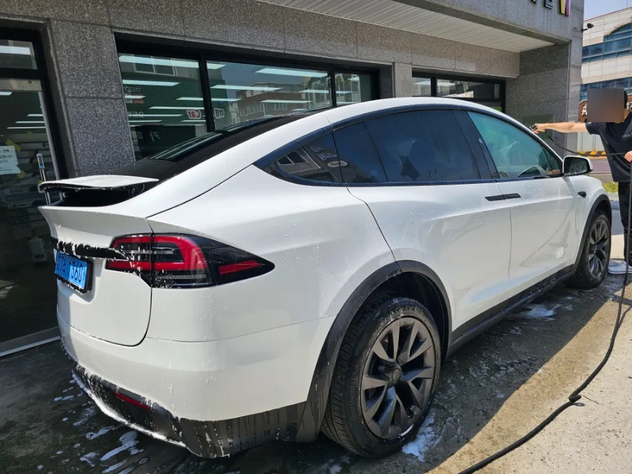 Tesla Model Xのカーフィルム施工事例｜費用目安と仕上がり 施工写真 3