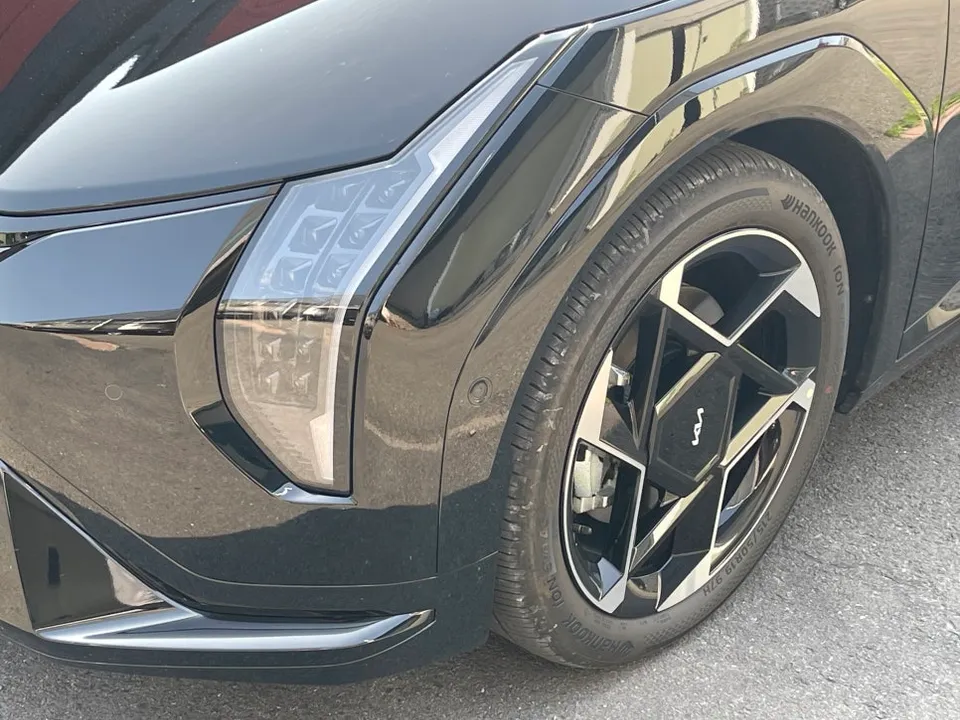 Kia EV4のホイールリペア・塗装事例 施工写真 2