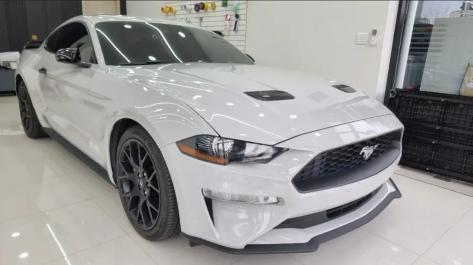 Ford Mustangのカーラッピング事例｜費用目安・仕上がり 施工写真 2-2