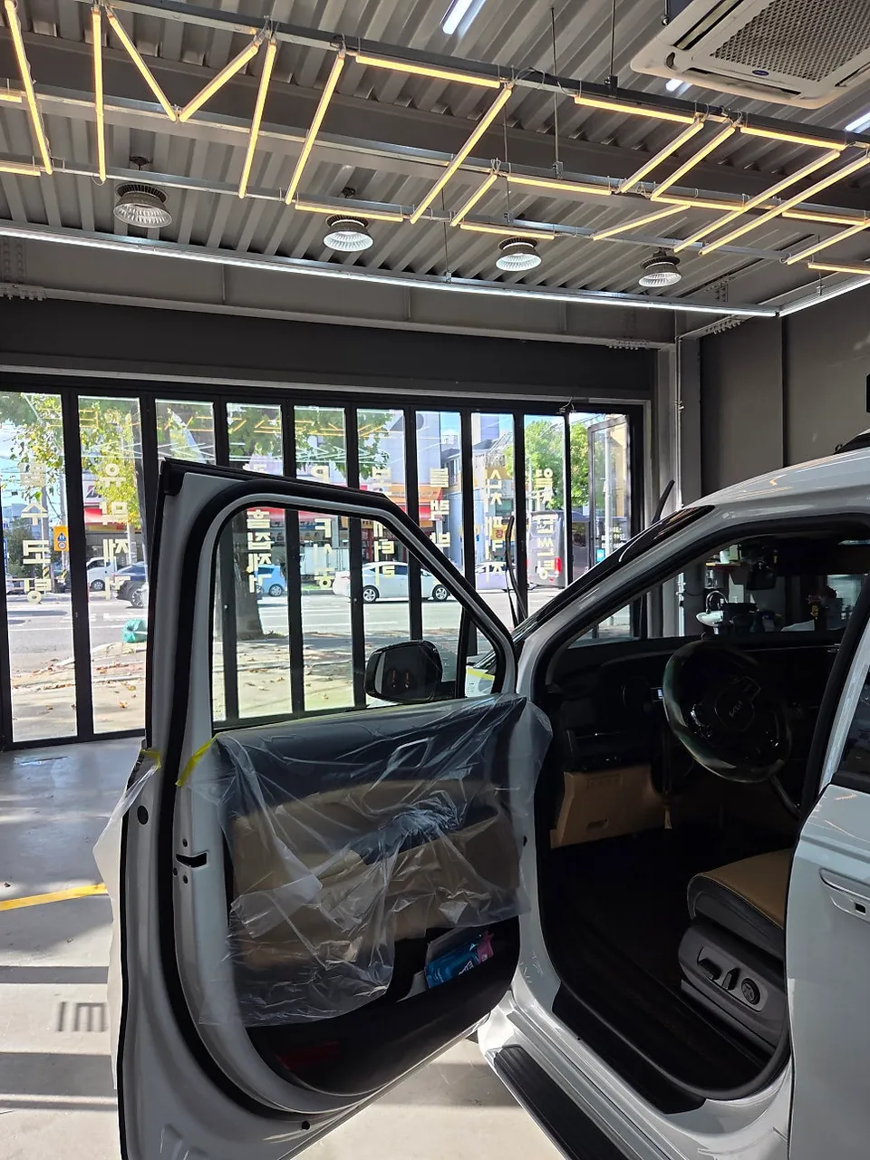 Kia Carnival 4th Genのカーフィルム施工事例｜費用目安・仕上がり 施工写真 3-2