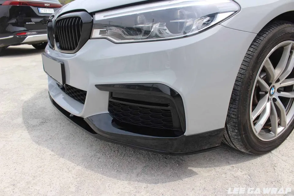 BMW 5 Seriesのカーラッピング事例|費用目安・仕上がり 施工写真 3-3