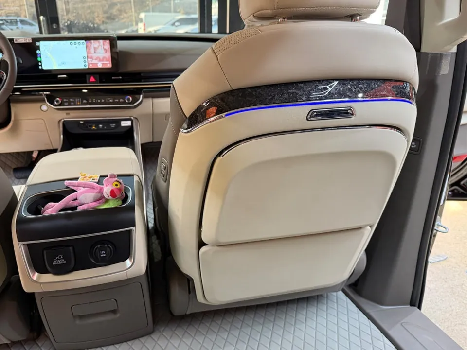 Kia Carnival seat ventilation - Kia Carnival Seat Ventilation & Heating Review photo 4