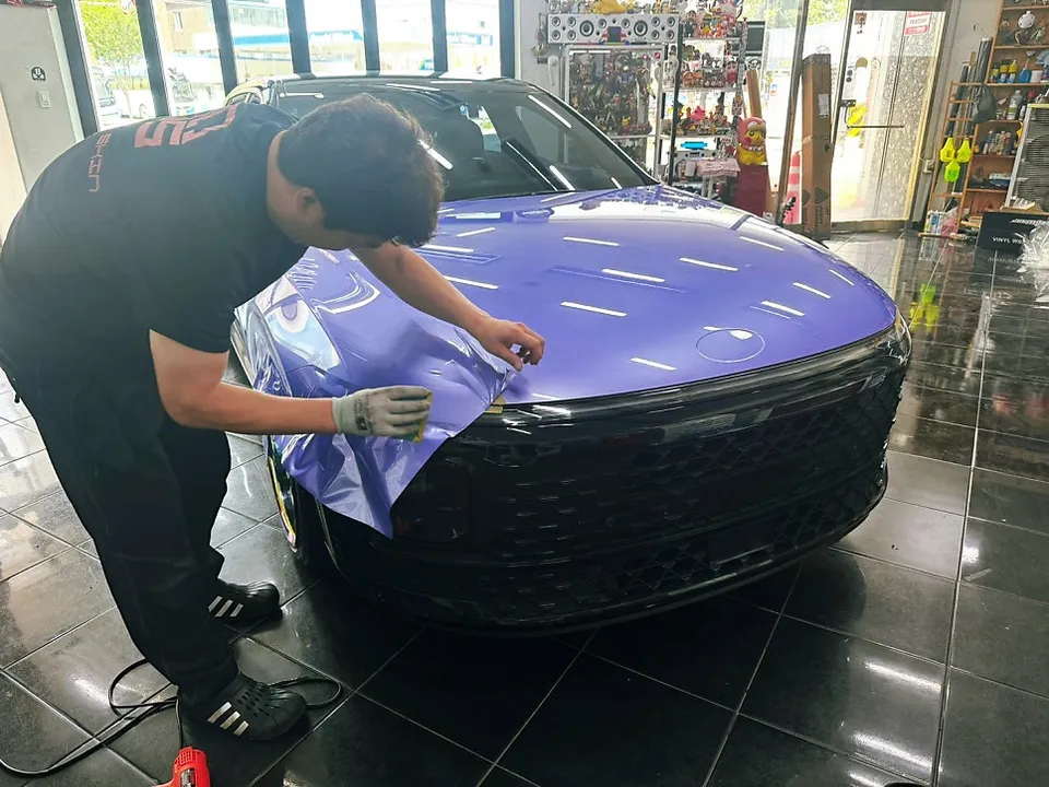 Hyundai Grandeur GN7のカーラッピング事例 施工写真 2-2