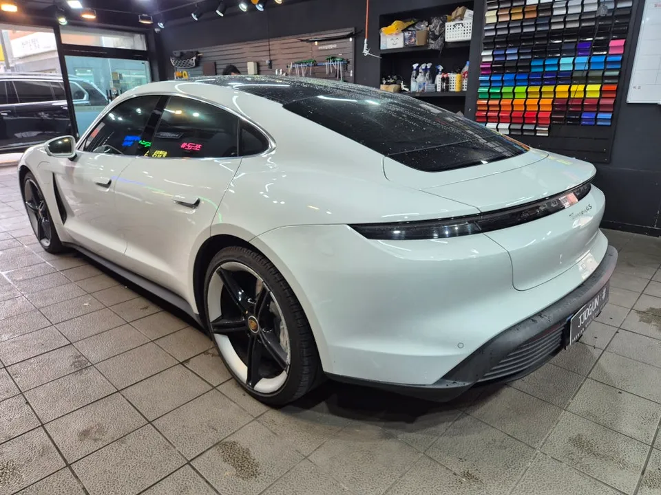 Porsche Taycan 4S vinyl wrap - Porsche Taycan 4S Vinyl Wrap Review: Forest Green photo 3