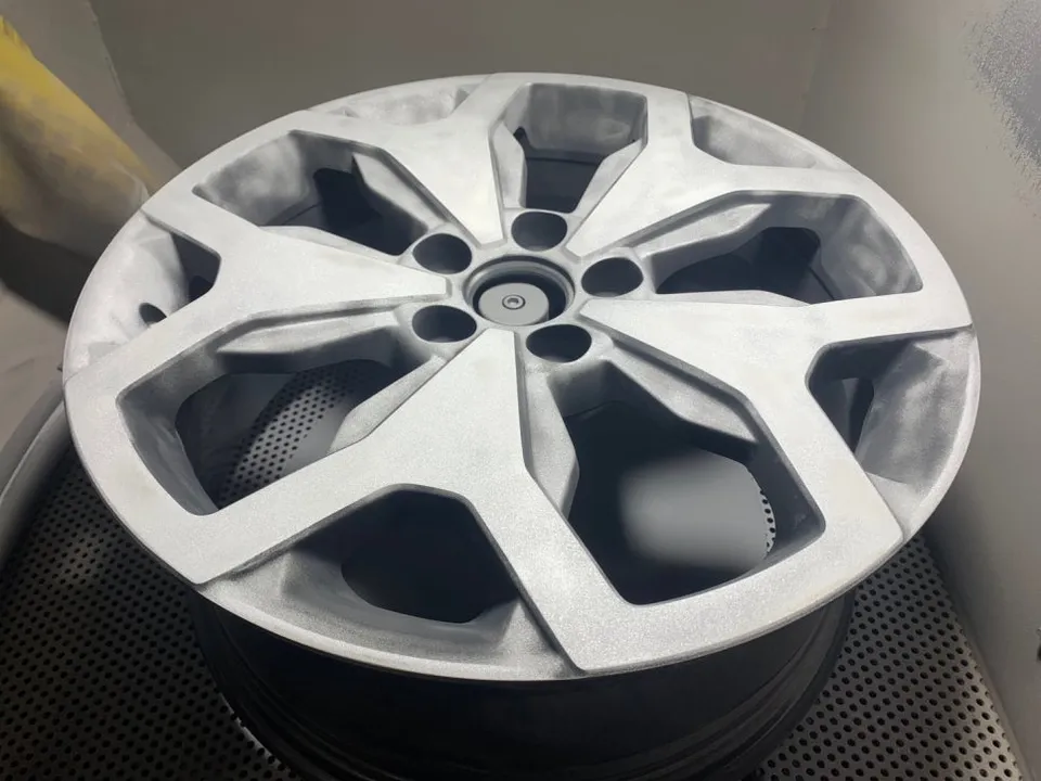 KG Mobility Torresのホイールリペア・塗装事例 施工写真 2-2