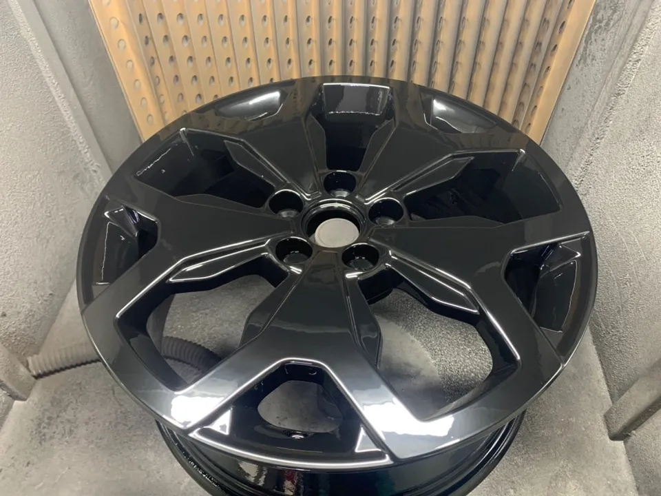KG Mobility Torresのホイールリペア・塗装事例 施工写真 3-2