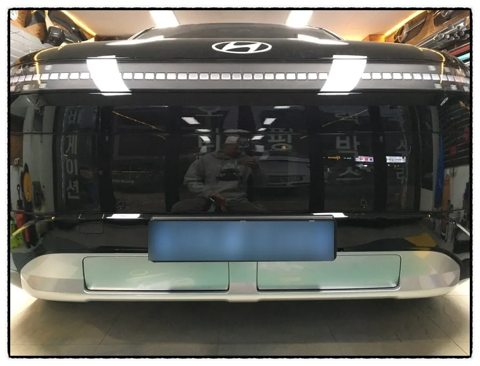 Hyundai IONIQのカーラッピング事例 施工写真 6