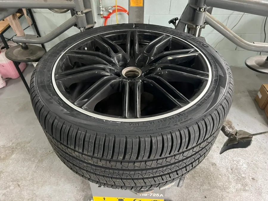 Porsche Cayenneのホイールリペア・塗装事例 施工写真 4-2