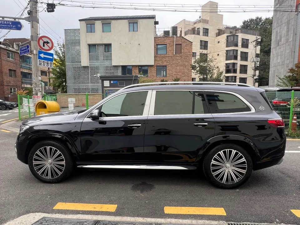 Mercedes-Benz GLS Maybachのカーラッピング事例|費用目安・仕上がり 施工写真 2-1