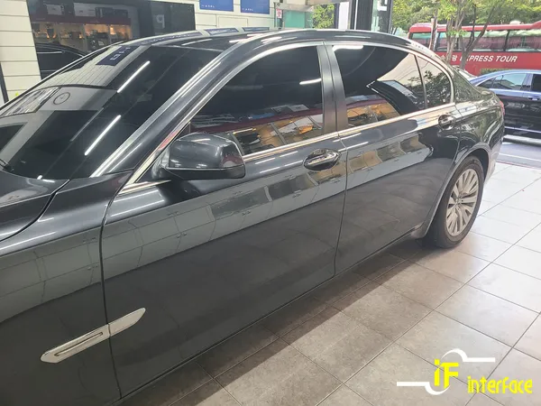BMW 7 Seriesのカーフィルム施工事例｜熱遮断効果と仕上がり 施工写真 1-3