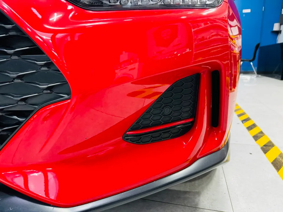 Hyundai Veloster JSのカーラッピング事例|部分施工で個性を際立たせる 施工写真 3-2