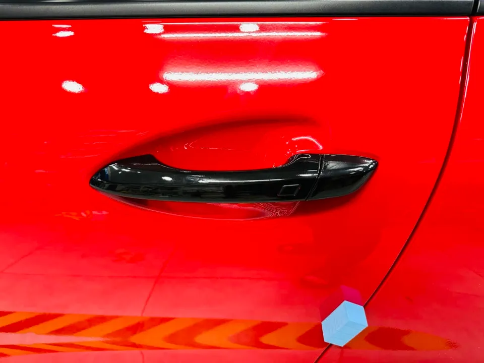 Hyundai Veloster JSのカーラッピング事例|部分施工で個性を際立たせる 施工写真 3-3