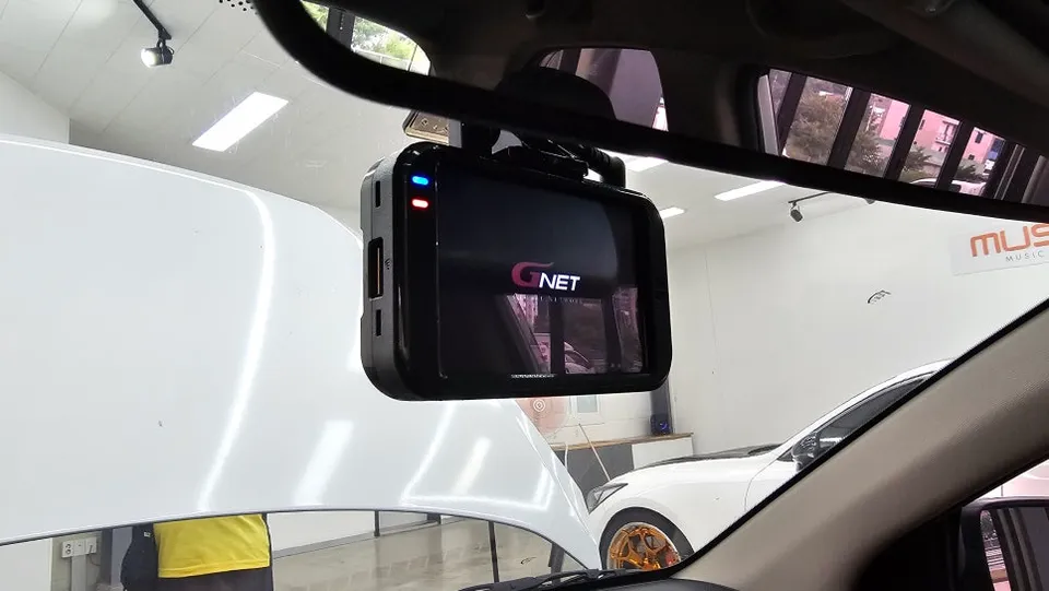 Kia Morningのドラレコ取付事例|費用目安・仕上がり 施工写真 1-3