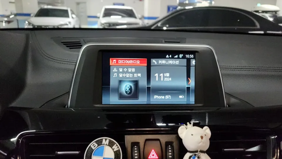 BMW X2のAndroid Auto・CarPlay取付事例 施工写真 1-1