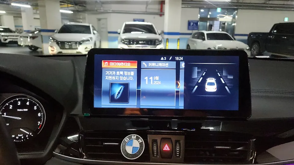 BMW X2のAndroid Auto・CarPlay取付事例 施工写真 3-1