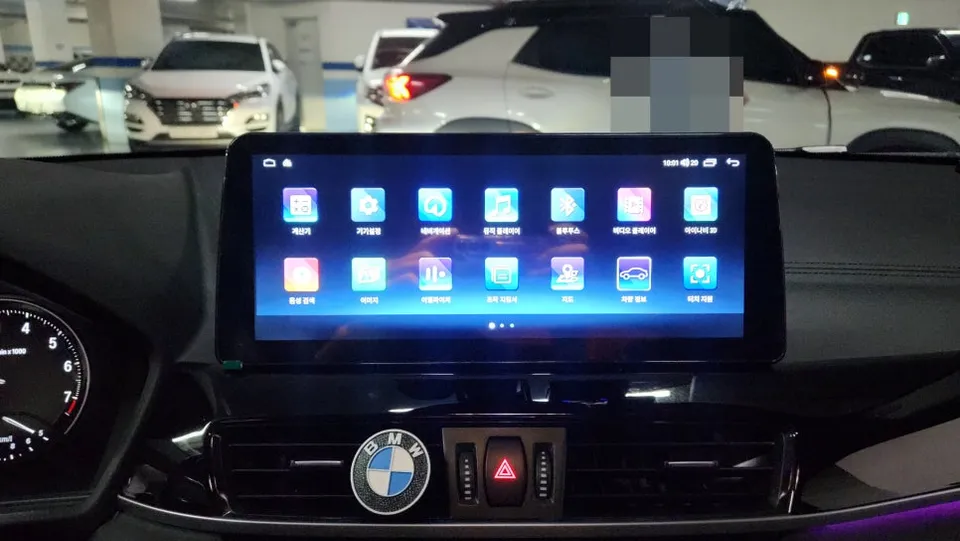 BMW X2のAndroid Auto・CarPlay取付事例 施工写真 1-2
