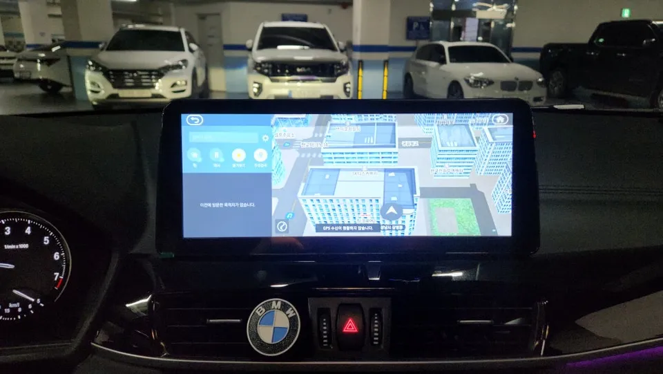 BMW X2のAndroid Auto・CarPlay取付事例 施工写真 3-2
