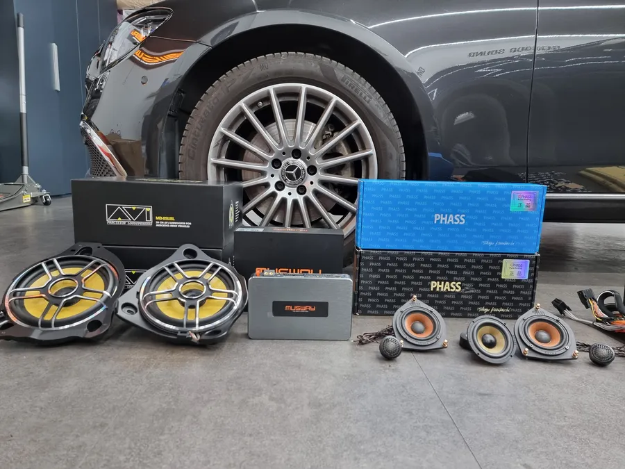 Mercedes-Benz E-Class car audio - Mercedes-Benz E-Class Car Audio Upgrade Review — Enhanced Sound photo 4