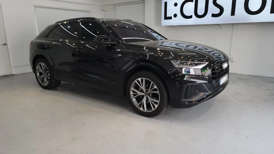 Audi Q8 Interior Customization Review — Enhanced Luxury