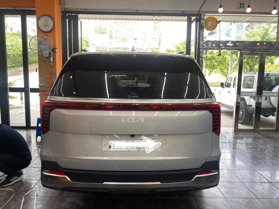 Kia Carnival KA4 ambient lighting - Kia Carnival KA4 Ambient Lighting Review — Enhanced Interior Mood photo 3