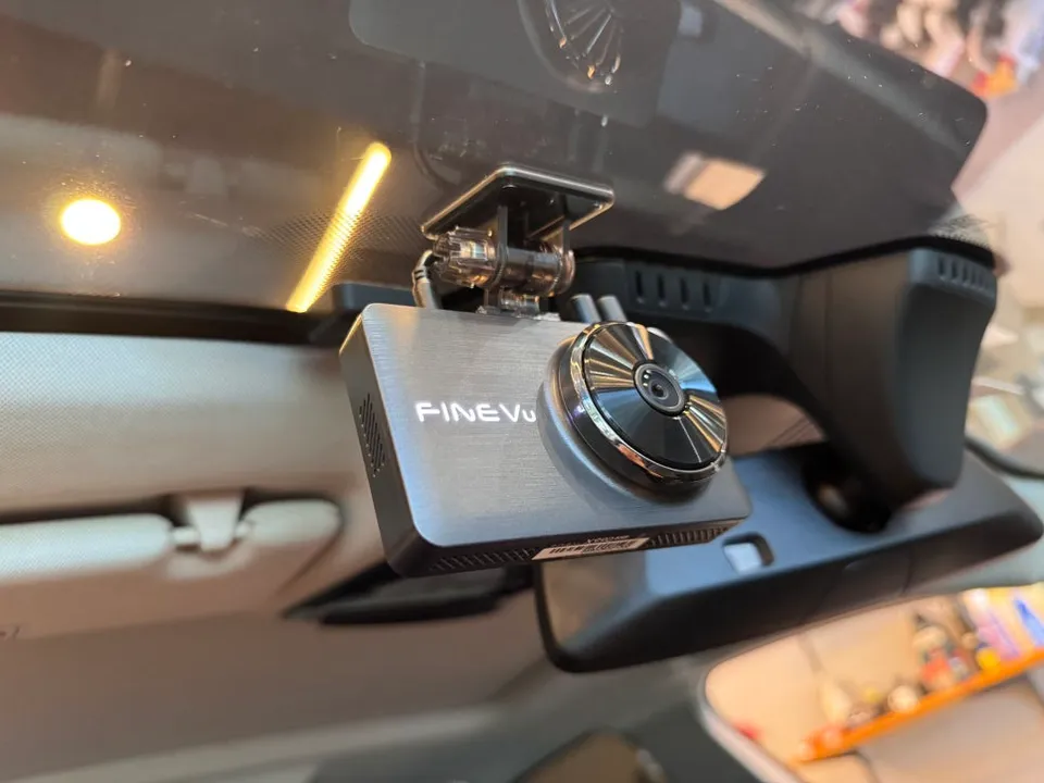 BMW 5 Series dash cam - BMW 5 Series Dash Cam Installation Review - Enhanced Parking Secu photo 4