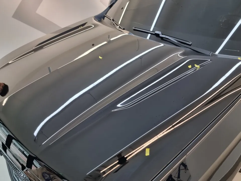 Cadillac Escalade PPF施工事例|光沢フィルムで高級感アップ 施工写真 2-1